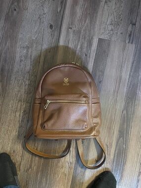 Vera Pelle Brown Leather Backpack with Gold Logo Detail